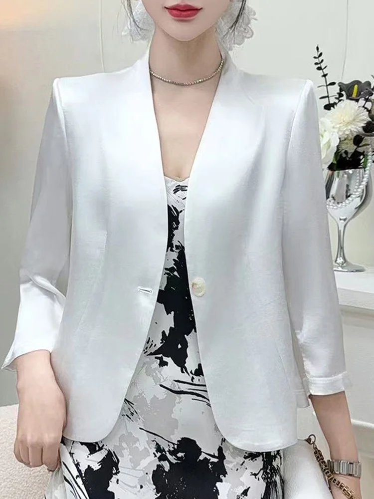 

Elegant White Seven-Quarter Sleeve Short Women's One Button Office Outerwear Simple Style Professionalism V-Neck Coat