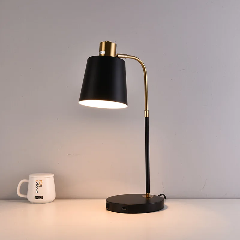 New USB Rechargeable Bedroom Bedside Table Lamp American Iron Hotel Villa Guest Room Study Desk Lamp Desk Light