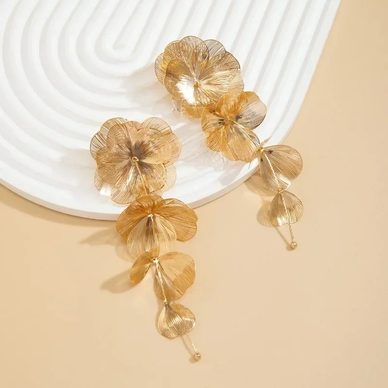 Modern Jewelry Luxury Temperament Big Flower Leaf Tassel Necklace For Women Female Gifts Delicate Design Accessories