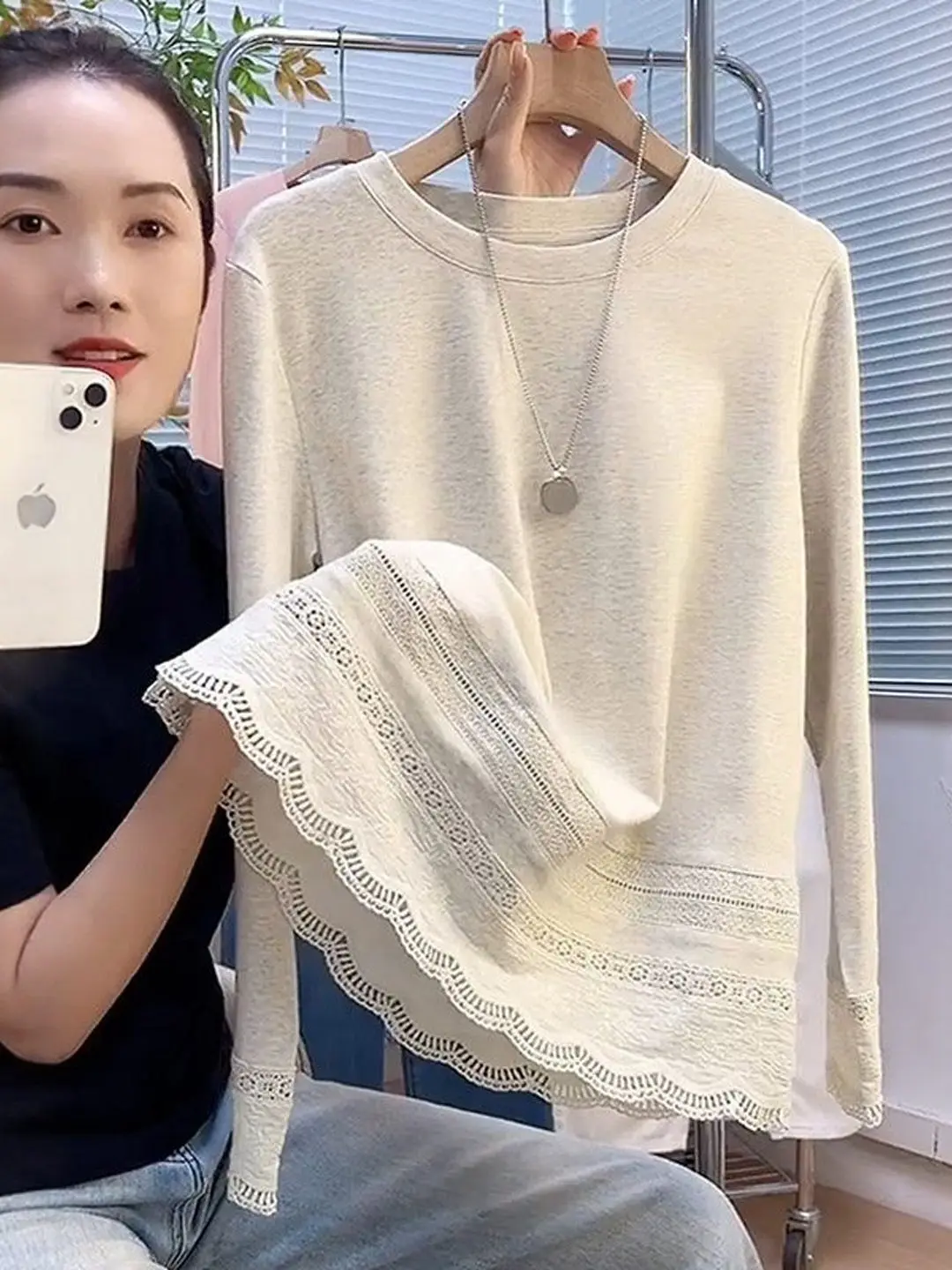 

Spring 2026 Women's Casual Loose Fit Knitted Base irt Design Sensation Commute Sle Agel Large Size Inner Wear Top