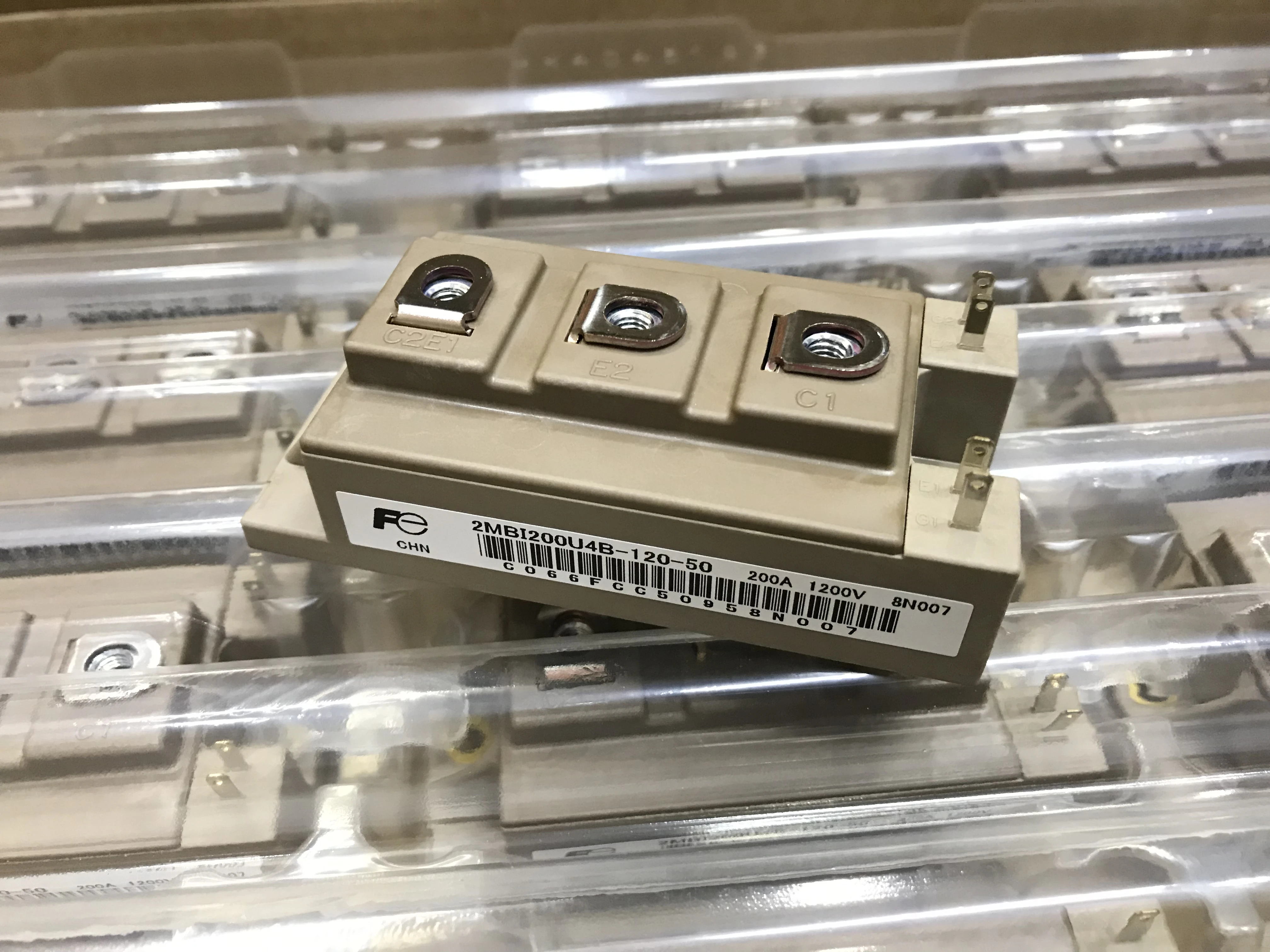 

2MBI200U4B-120-50 NEW ORIGINAL IN STOCK 200A-1200V