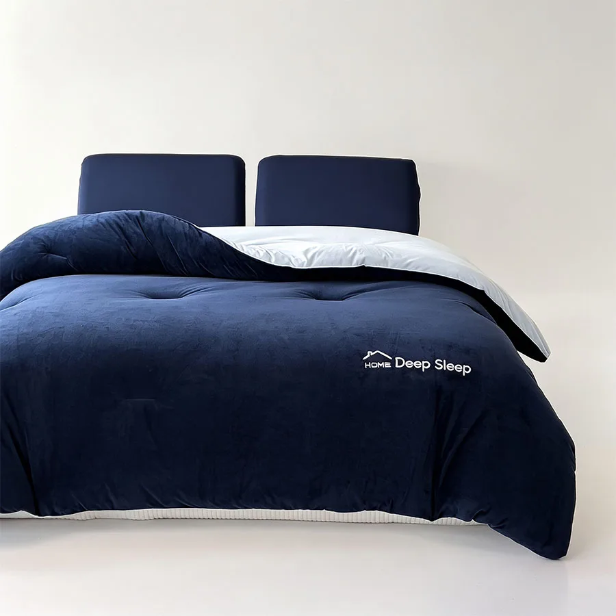 Natural Silk Feeling Quilts Luxury Soft Quilts for All Seasons Temperature Control Comforter Reversible Bed Blanket Keep Warm