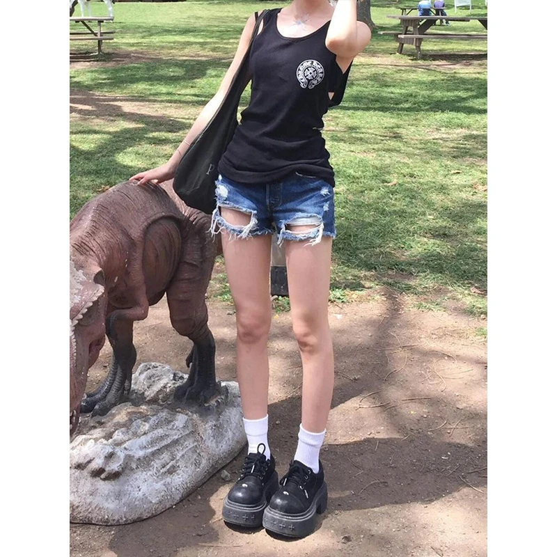 2026 Spring Summer American Retro Fringed Jeans with Holes Female Y2k Millennium Spice Girls Design Sense Super Shorts