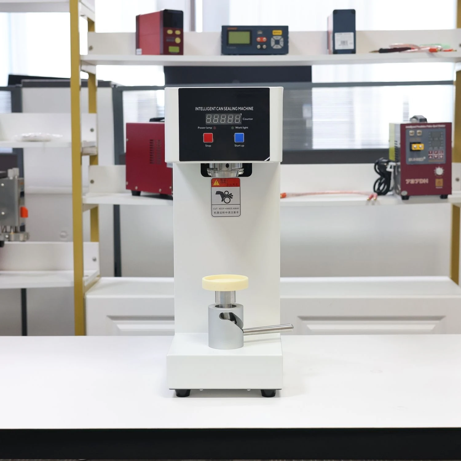 QLS-180 Sigillatrice semiautomatica affidabile per lattine da 180 W per lattine da 55 mm con funzionamento stabile e durevole