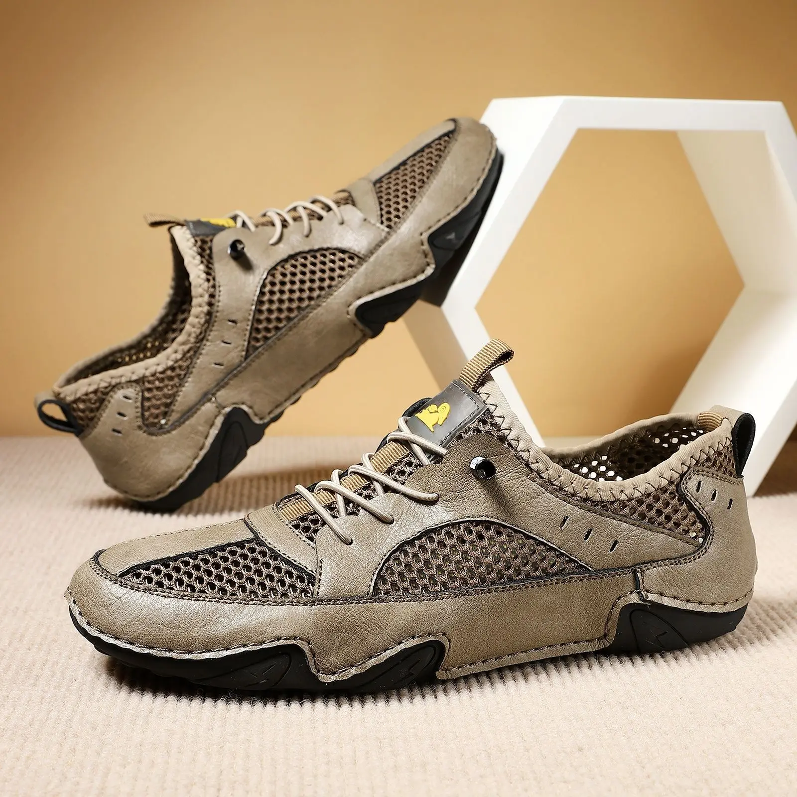 

Лето 2029, дышащая, легкая, новая мужская повседневная спортивная обувь, большие размеры, сшитая кожаная сетчатая обувь, мужская обувь с осьминогом