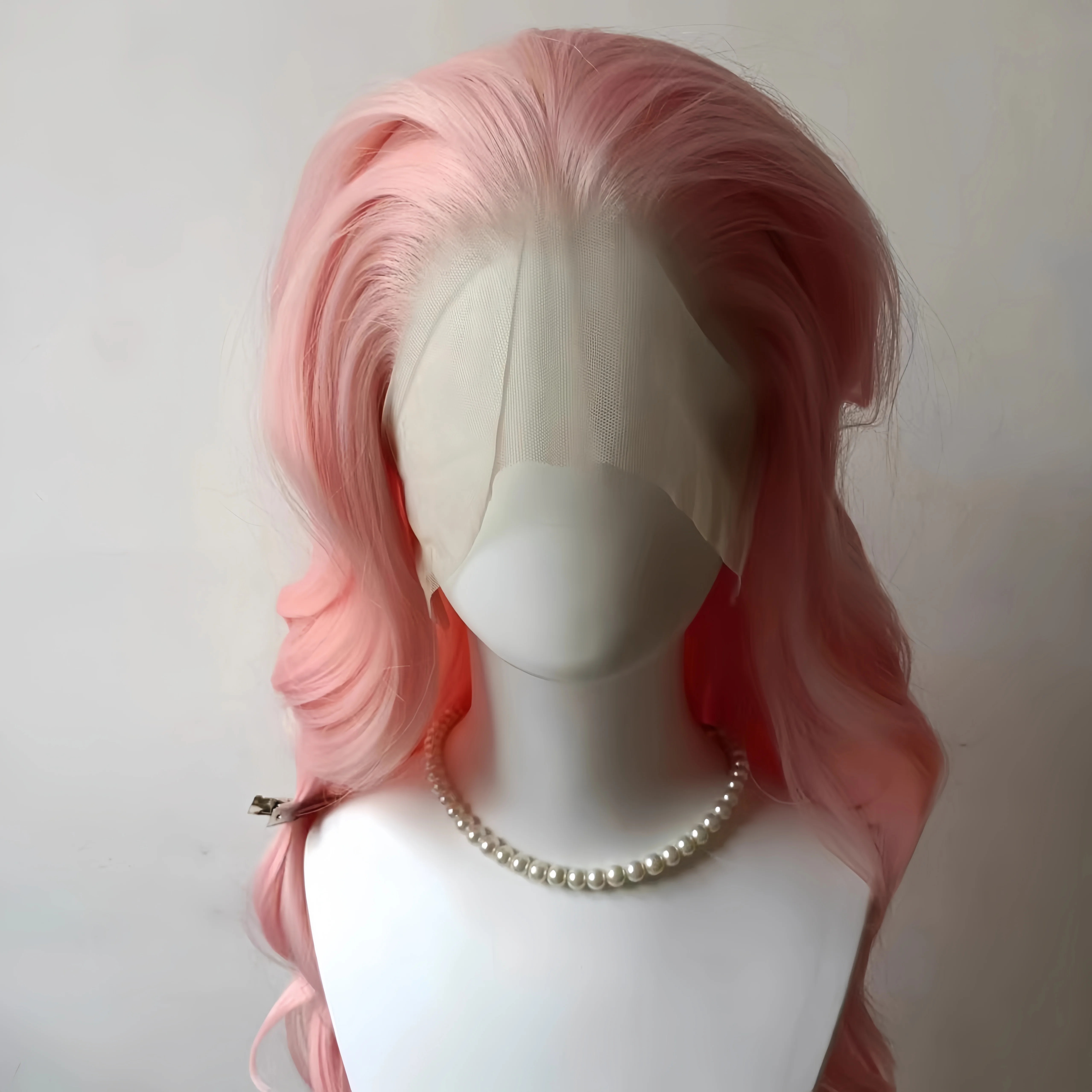 Parrucca anteriore in pizzo 13x4 Parrucca per capelli lunghi ondulati rosa Lolita per le donne Parrucche sintetiche in pizzo con fibre ad alta temperatura Indossare e andare Cosplay