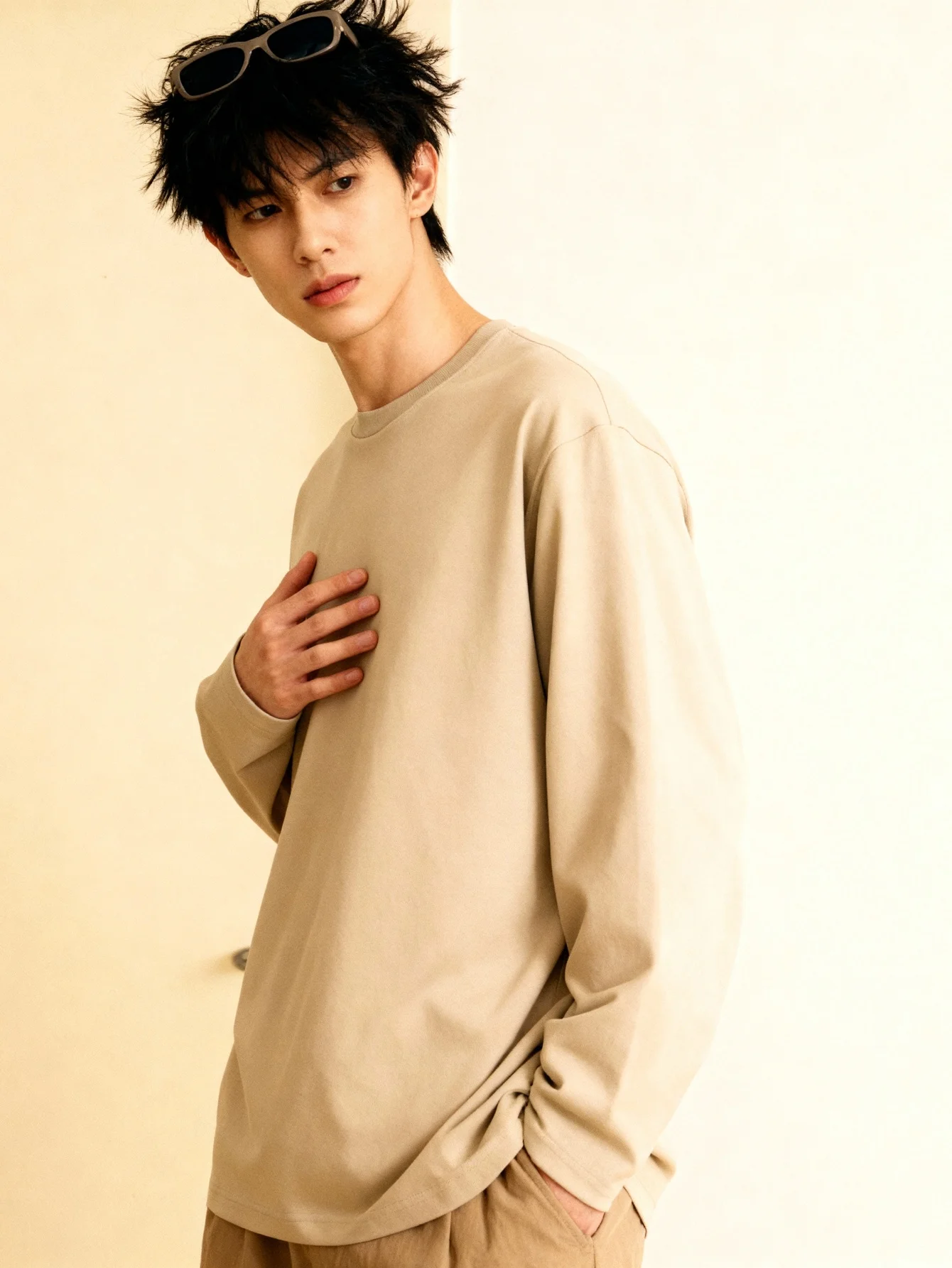 عادية الرجال فضفاض كم طويل تي شيرت موضة بلون بلوزات مستديرة العنق Y2k جودة عالية 100% القطن الذكور المحملة