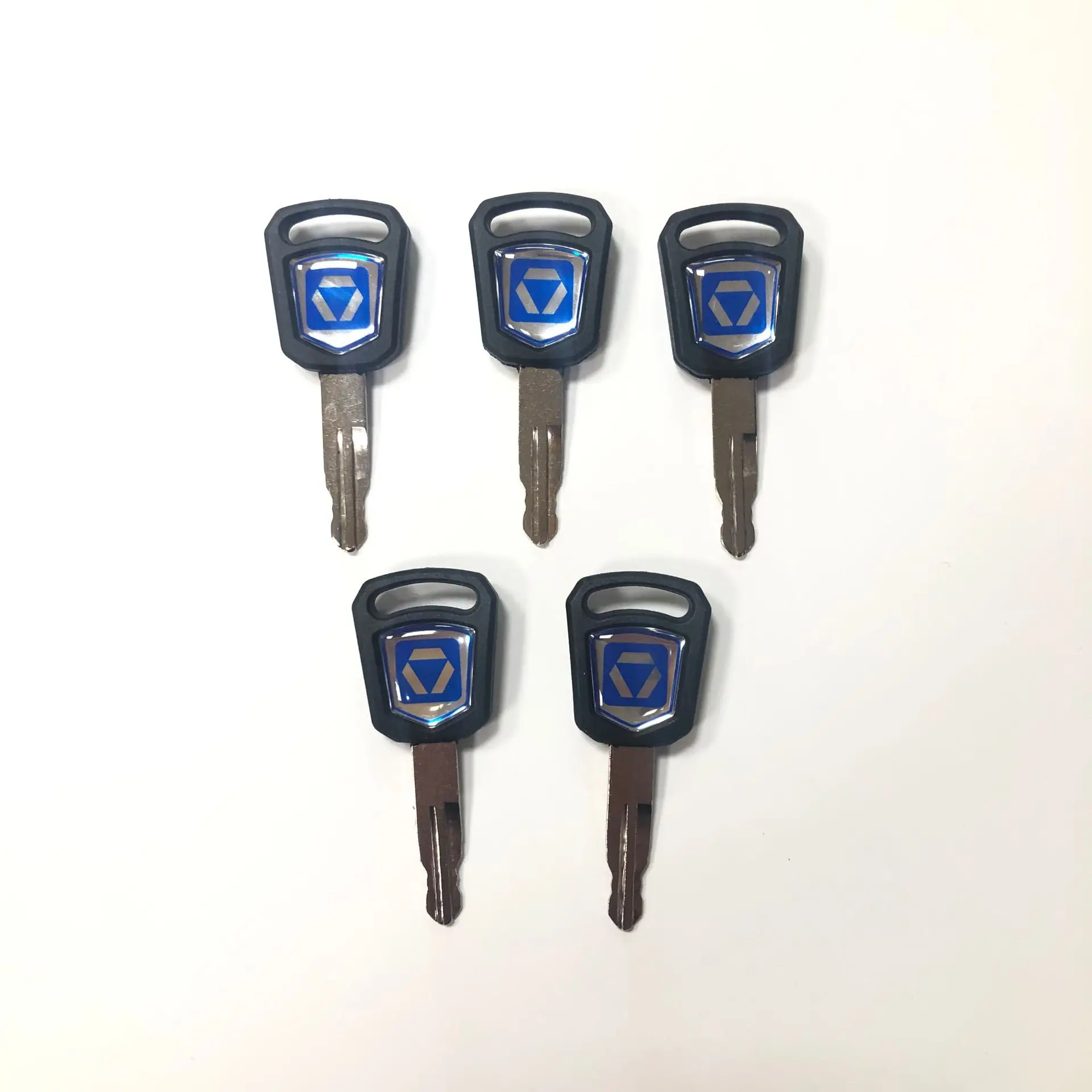 

5PCS key For XCMG Excavator key NEW style For 75DA 60D 215 200 Ignition key Door lock key