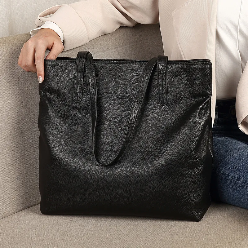 

Casual Women's Shoulder Bag New 2025 Large Capacity Soft Leather Tote Bag For Work And School Commuting Original Design Simple
