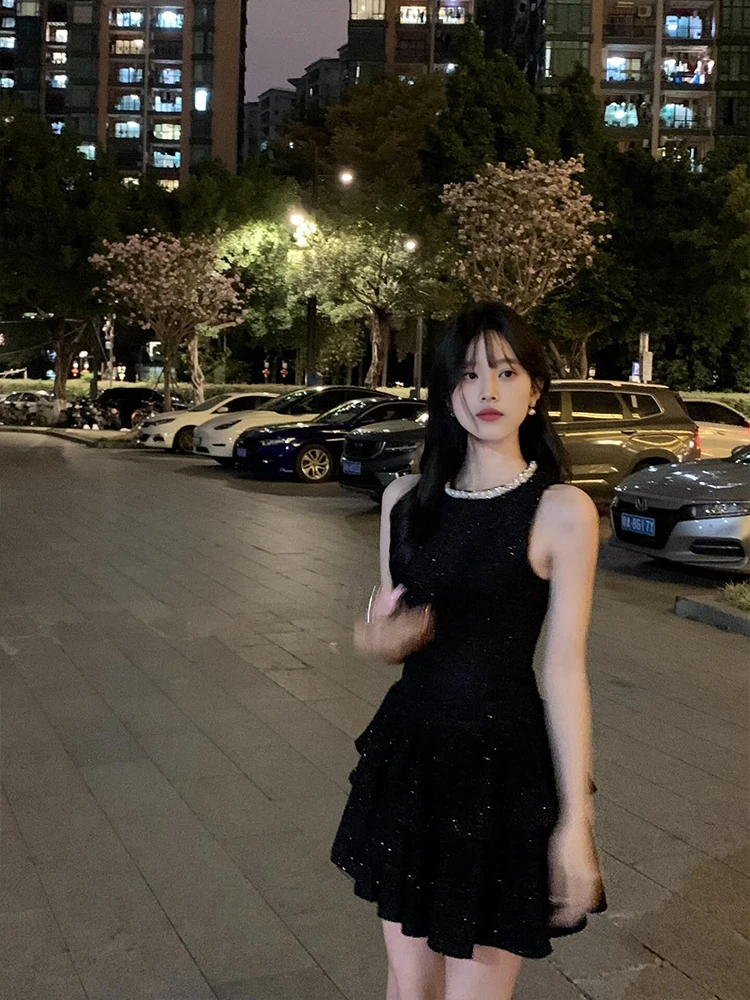 

Летнее женское платье Hebe Sle Birthday Par Bla Dr А-силуэта миди с вырезом принцесса, завышенной талией, молнией и декором из страз