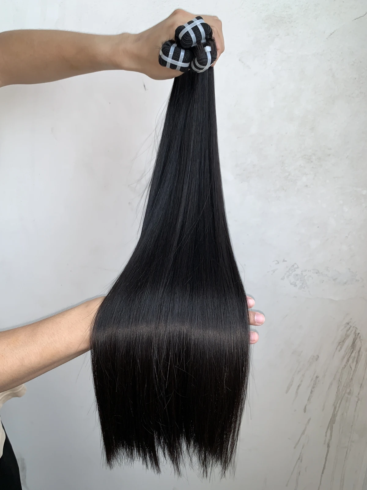 

100% Virgin Vietnamese Human Hair Bundles for Hair Extensions 16A Double Drawn Bone Straight Hair Bundle for Women Natural Color