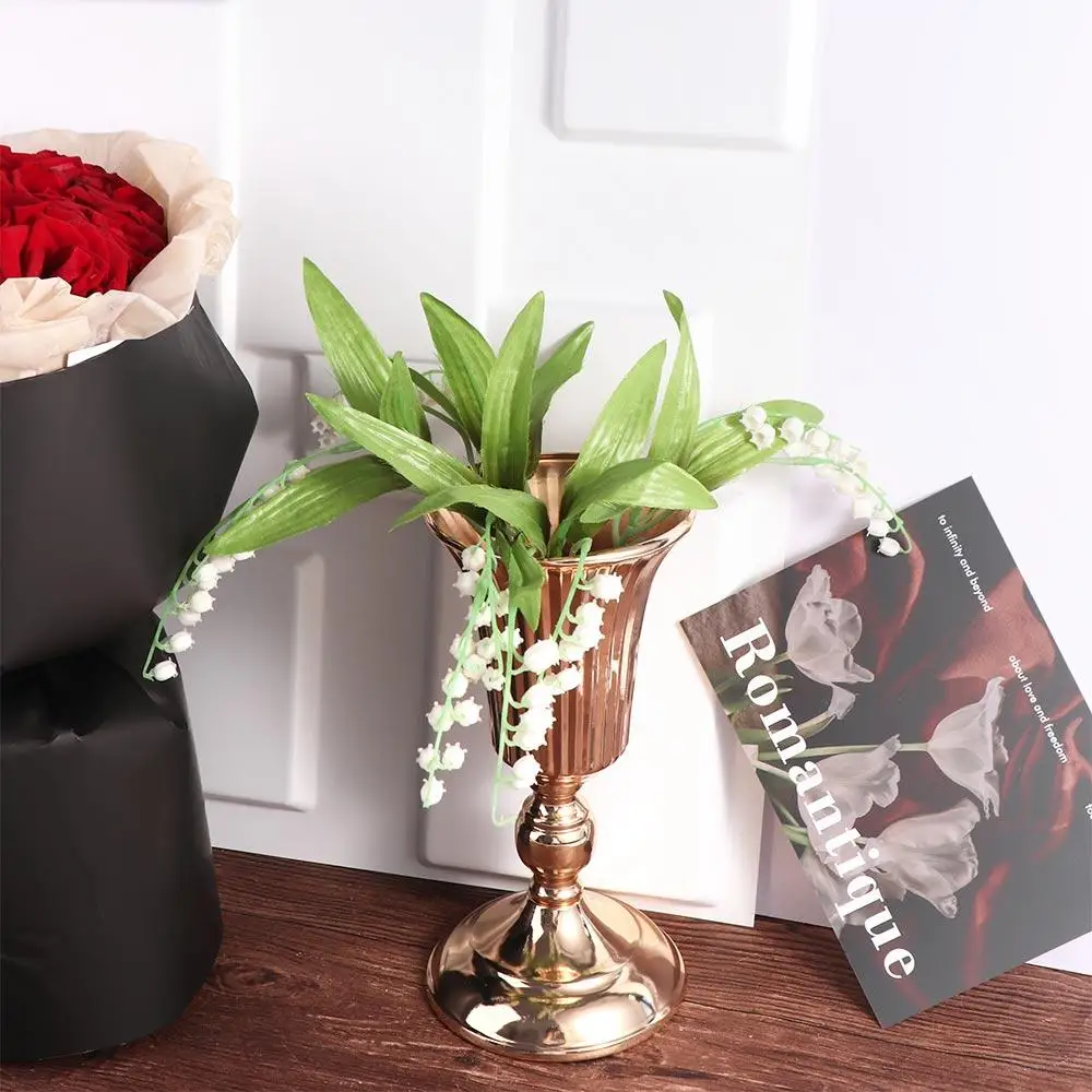 Retro Wrought Iron Gold Iron Vase FIower Art Anti-fall Wedding Photo Props Golden Simulated Flower Holders Flower Arrangement
