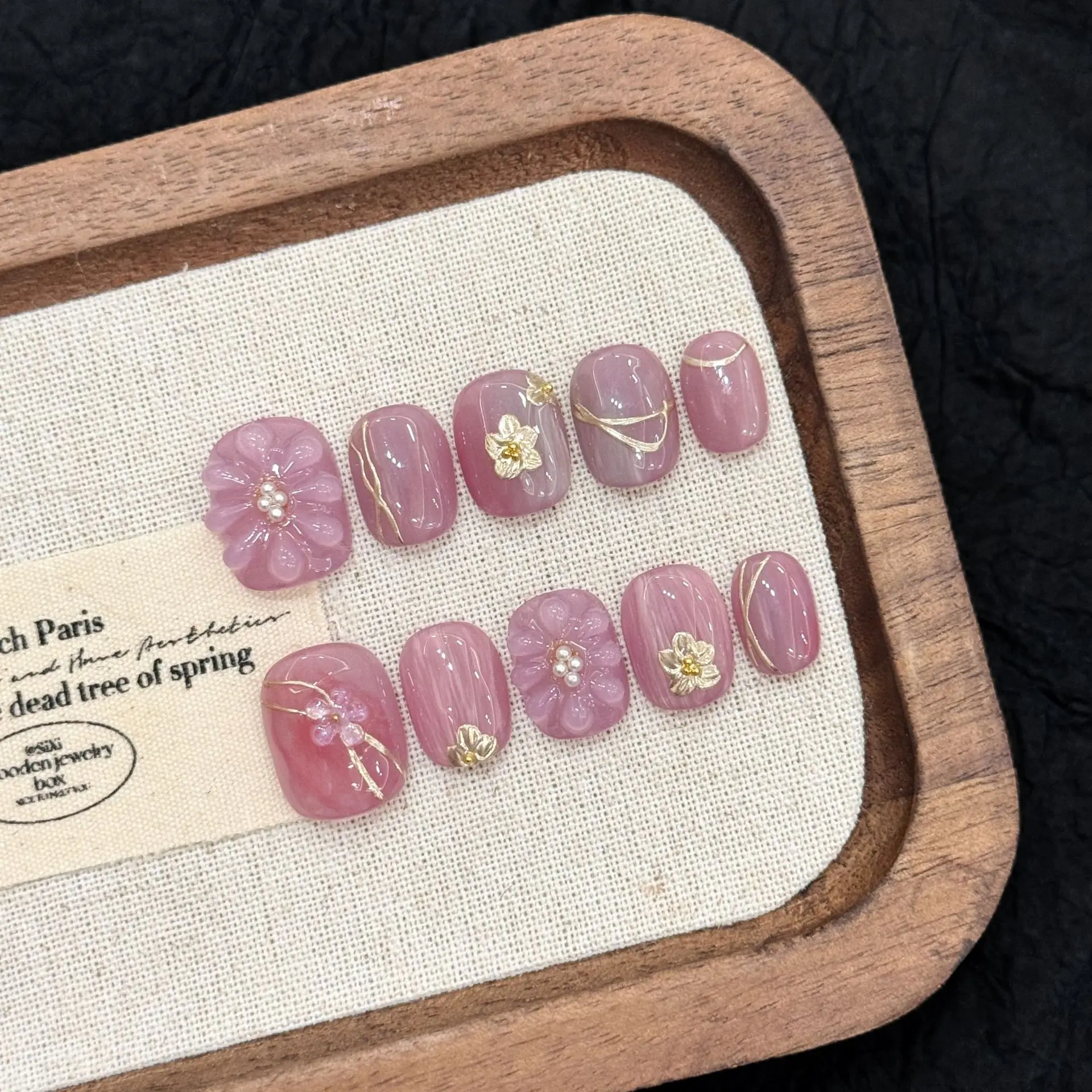 

10pcs Grape Purple Short Round Press On Nails Handmade 3D Relief Flower False Nails Cute Gradient Smuding Fake Nail For Autumn