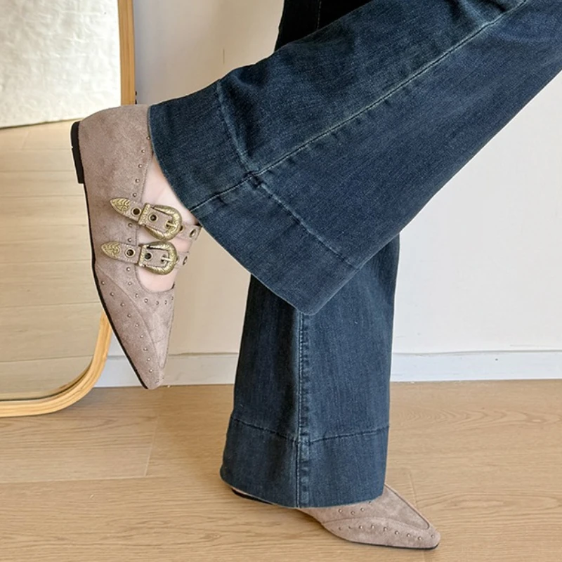 2025 المرأة ربيع جديد بسيط حذاء مسطح يوميا المنزل مكتب التسوق الفم الضحلة مريحة المتسكعون حجم كبير