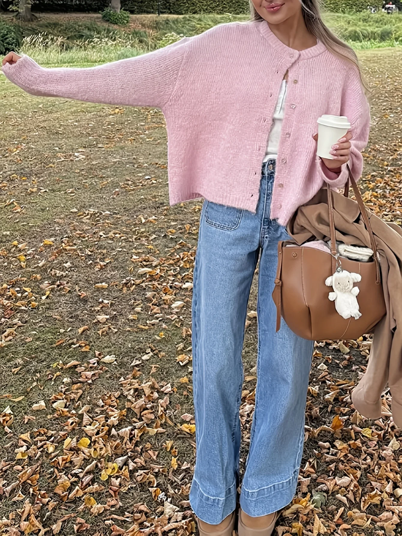 2025 الخريف والشتاء جديد جولة الرقبة بلون سترة مشغولة من الصوف للنساء العادية فضفاض التخسيس سترة سترة أعلى