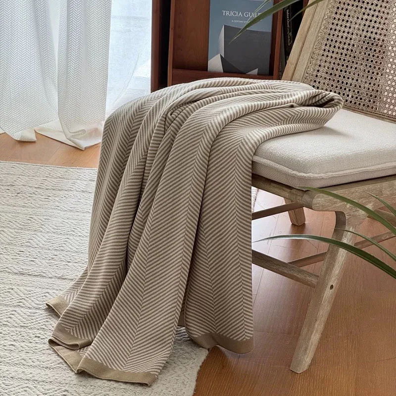 Simple Cozy Striped Air Conditioning Blankets Low Profile Office Airplane Blanket for Travel Multi Functional Car Nap Sofa Cover