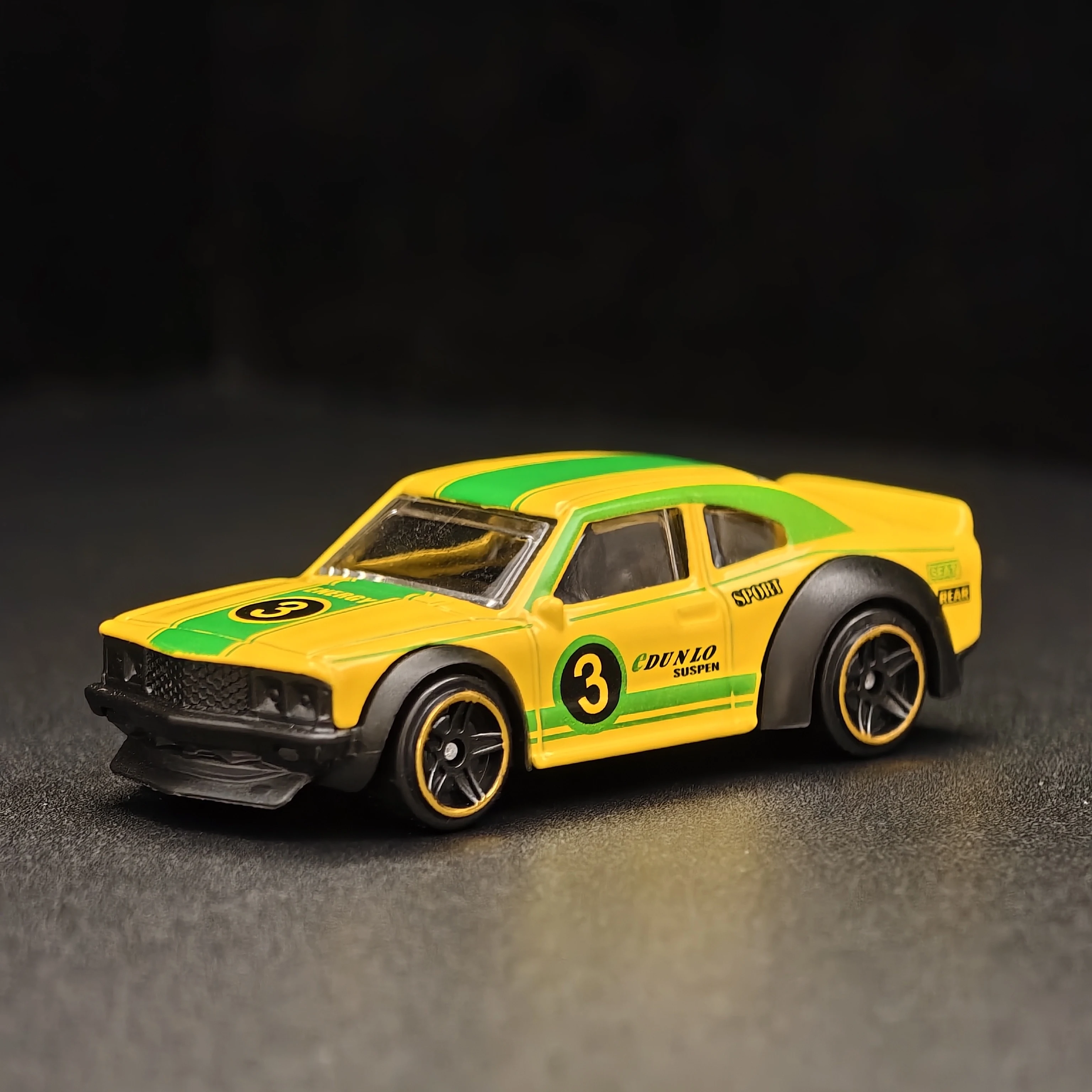 1/64 Diecast Alloy Car Model Yellow Sports Coupe Metal Miniature Toy Vehicle for Collection Desk Decoration and Display Ornament