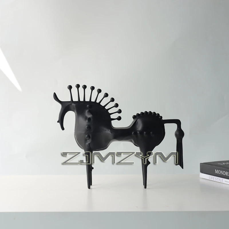 1Pc Thorn Horse Black Metal Abstract Statue For Home, Living Room, Office, Creative Desktop Ornament
