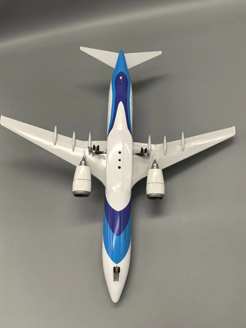 1/85 Scale 47CM Donghai Air B737 Diecast Resin Airplane Model with Landing Gear Wheel for Aviation Enthusiast Gift or Collection