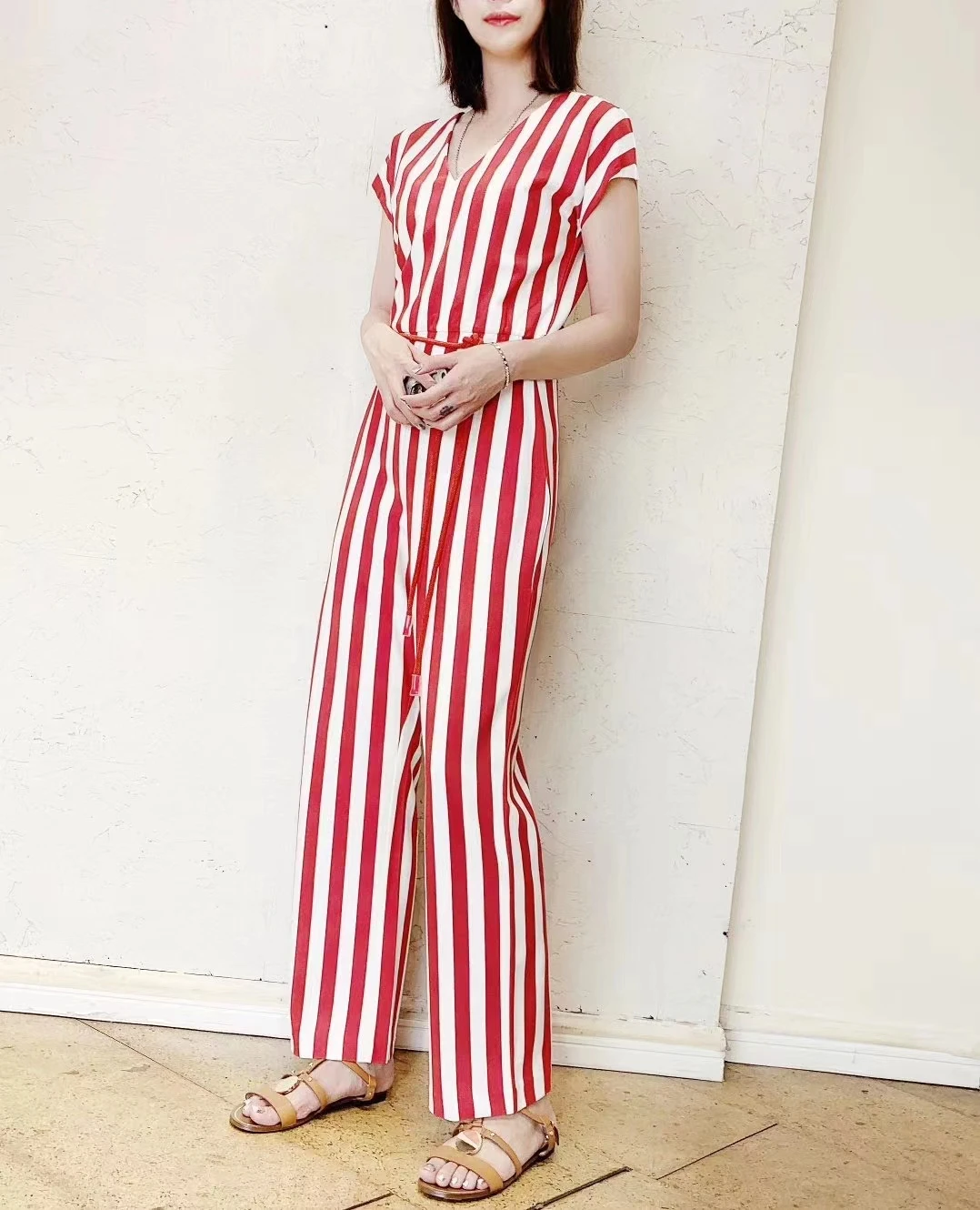 fenggejiwo jumpsuit women's casual striped style with beautiful vertical stripes, V-neck waistband jumpsuit