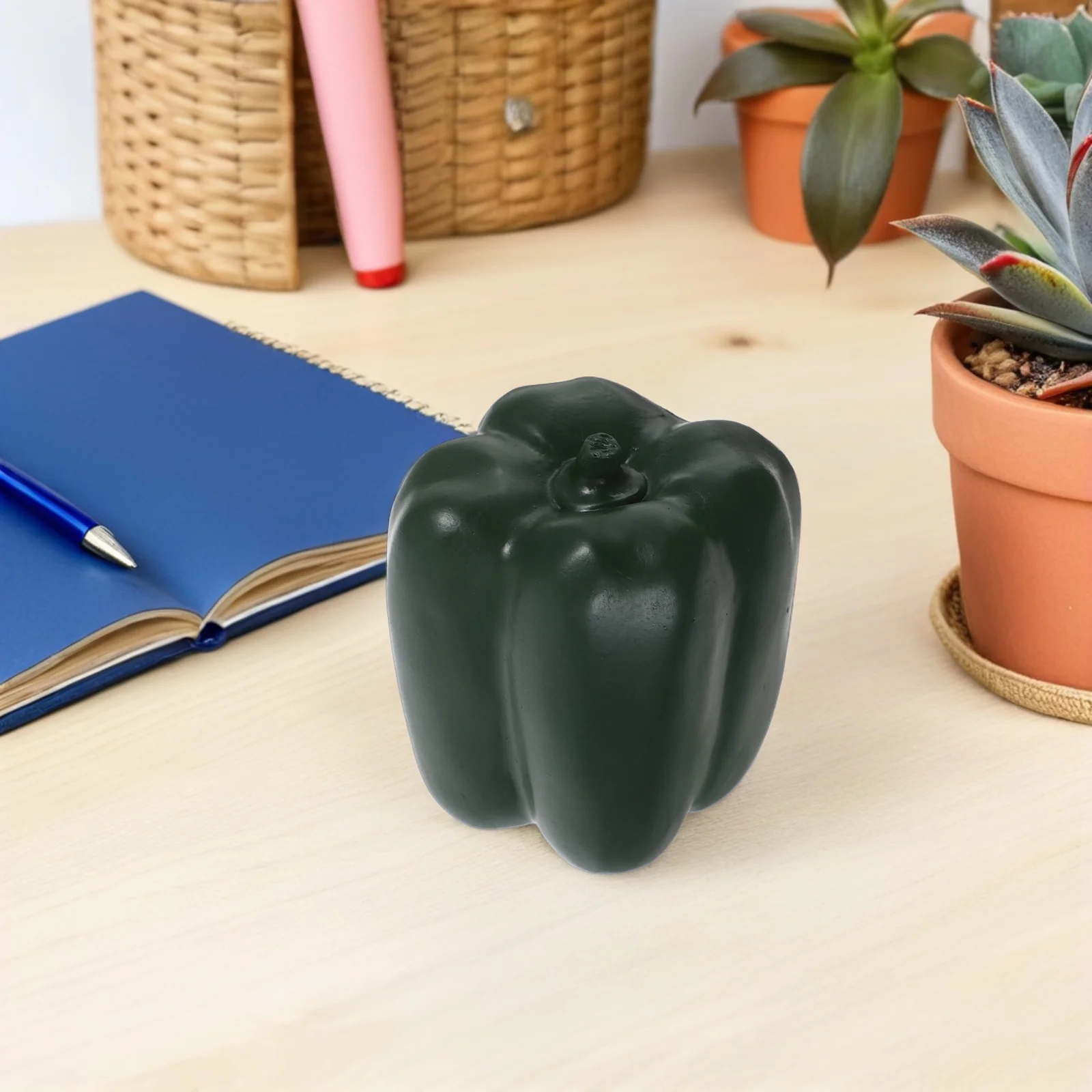 واقعية الفلفل الأخضر المخفية مفتاح مربع في الهواء الطلق حديقة تمثال أمن الوطن مفتاح تخزين حامل مقاوم للماء الفلفل حديقة التماثيل