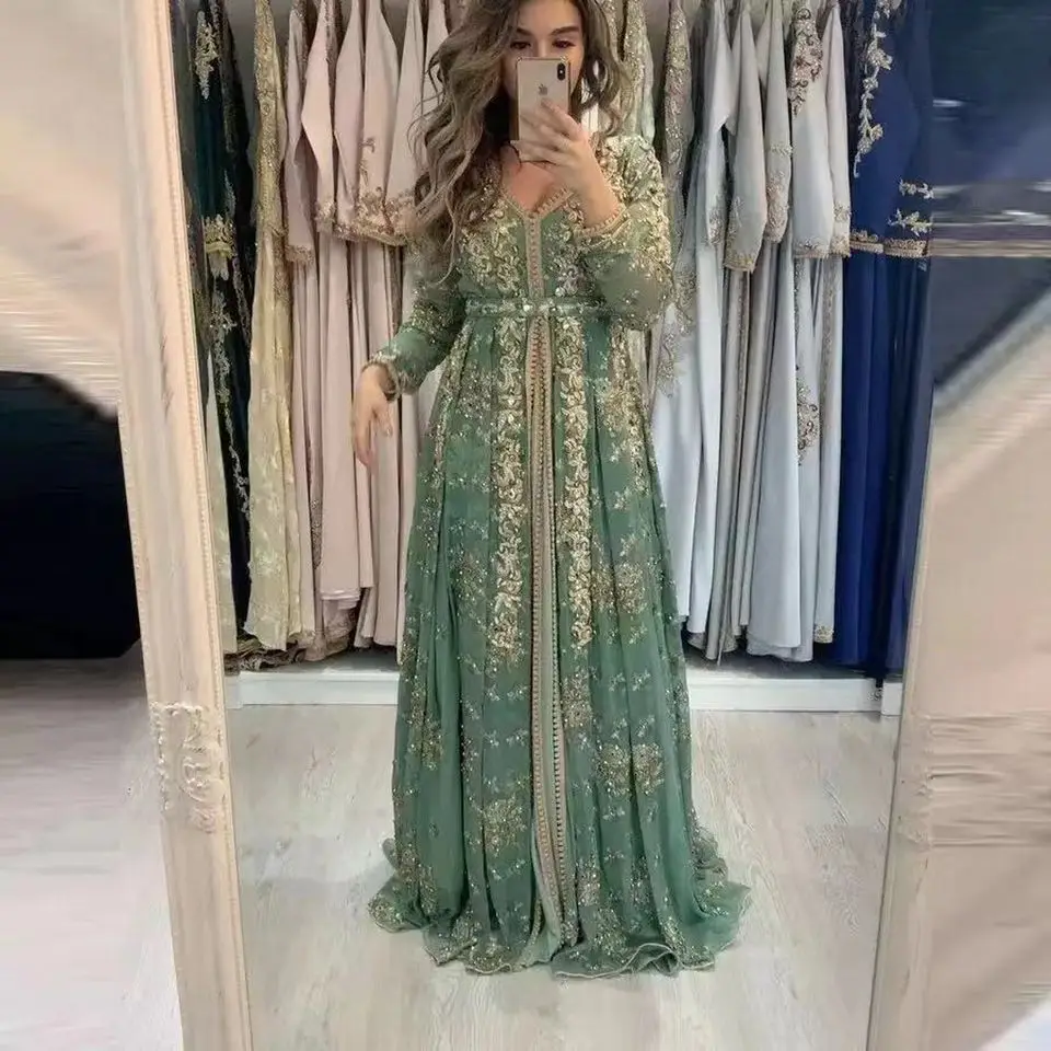 Disesuaikan gaun malam Formal Kaftan hijau Maroko 2024 lengan panjang Arab Dubai leher V applique emas gaun pesta Prom