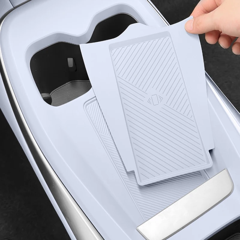 

For XPeng MONA M03 2025 2026 Wireless Charging Silicone Pad Car Interior Decoration Modification Parts