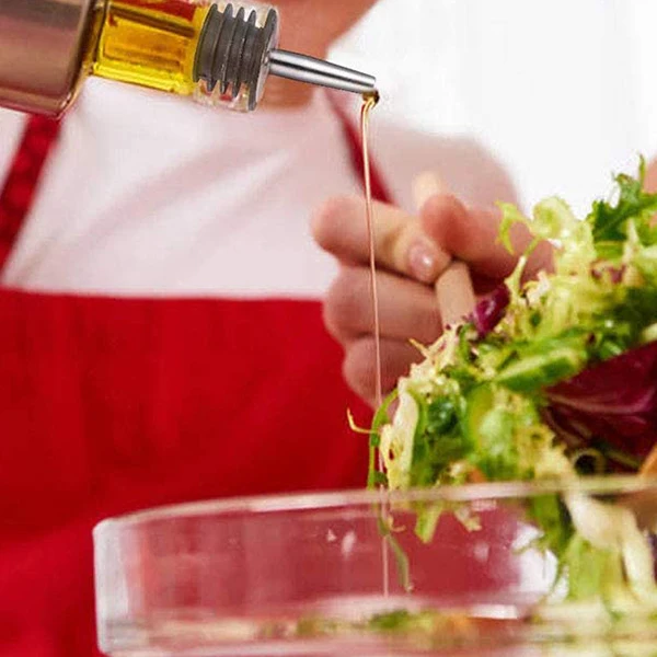 6 ชิ้นสแตนเลส Pourers, ความเร็ว Pourer, ขวดเหล้า Pourers และน้ําส้มสายชูเรียว Stopper Spout, พร้อมหมวกฝุ่นปิดผนึก