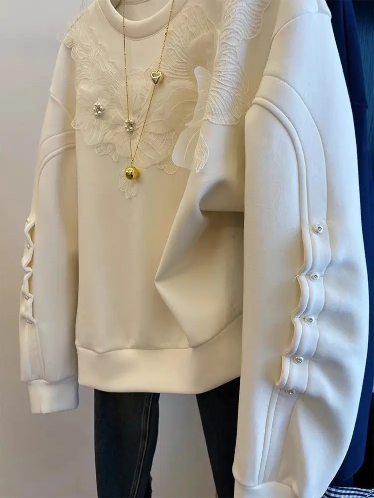 Three-dimensional Flower Patterned Patchwork Embroidered Fleece Thickened Hoodie