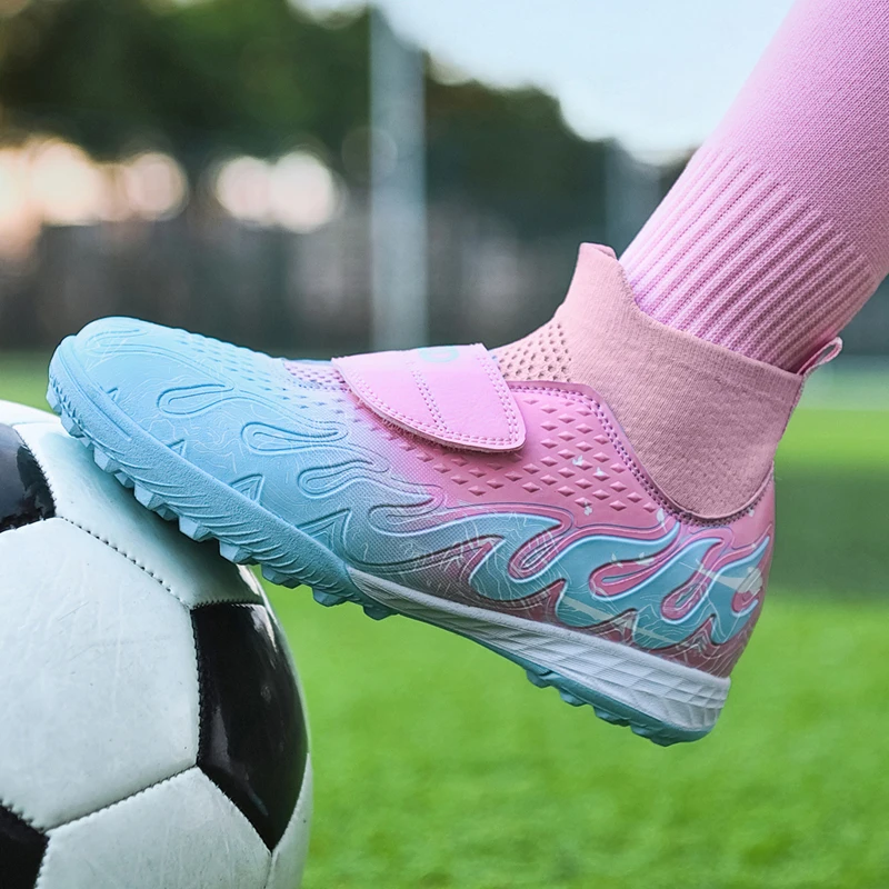 子供のためのフックとループのサッカーシューズ、男の子と女の子のための緑のタフフットボールブーツ、高品質の植栽スニーカー、子供のファッション