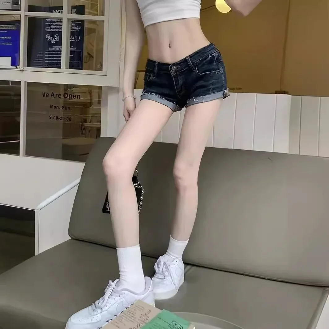 

Повседневные джинсовые шорты в стиле ретро, женские летние новые нишевые стильные дизайны, чувство коротких джинсов с высокой талией и популярные джинсовые брюки для девочек