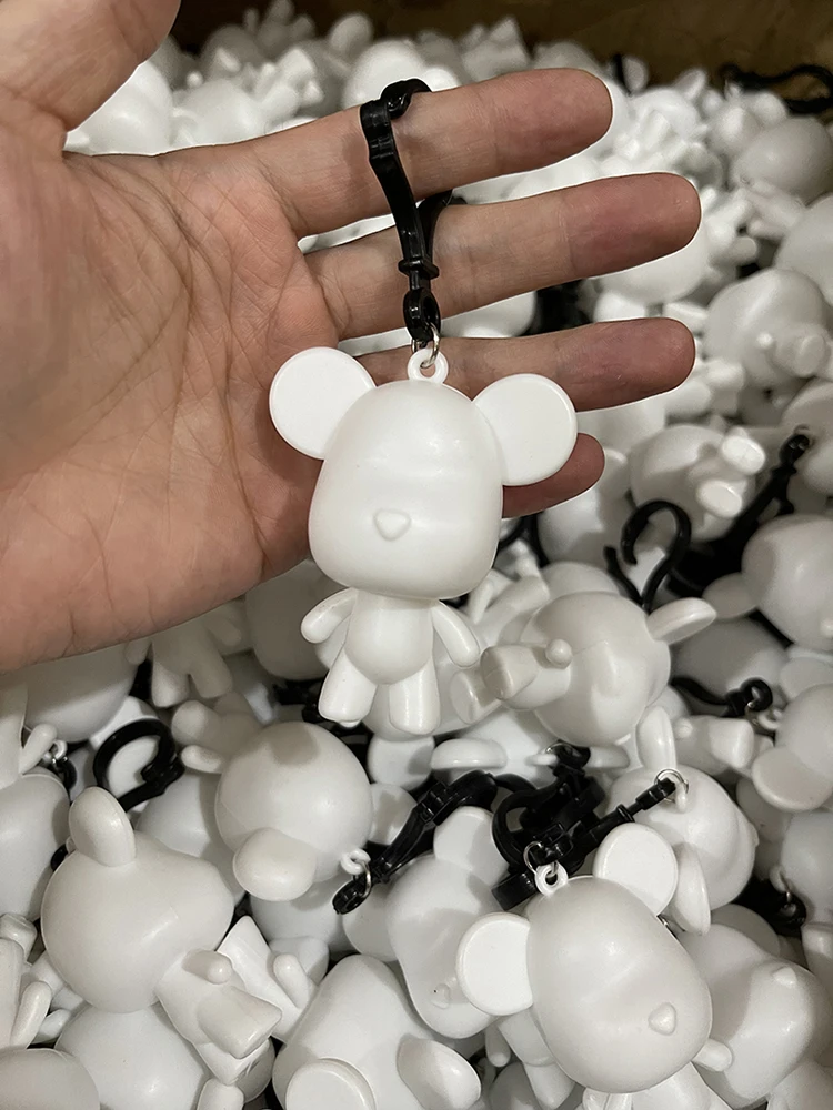 20PCS Fluid Bear Keychain DIY Graffiti Violent Bear Statues Mini Pigment Painting White Blank Mold Bear Figure Kid Toys Gift