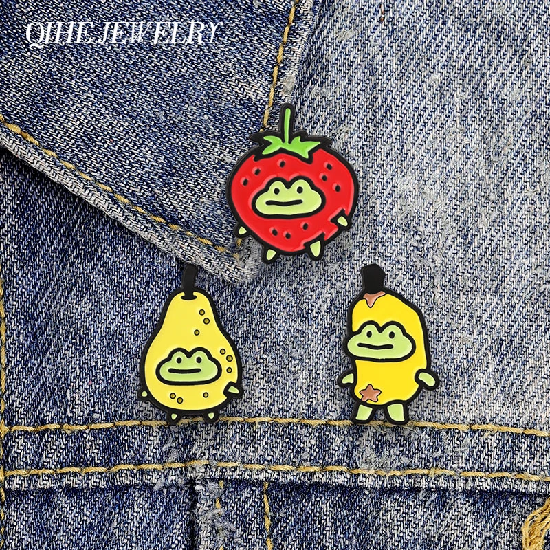 Cute Fruit Frog Meme Badge Enamel Pins Cartoon Strawberry Pear Banana Frog Brooch Fashion Lapel Badge Backpack Jewelry Accessory