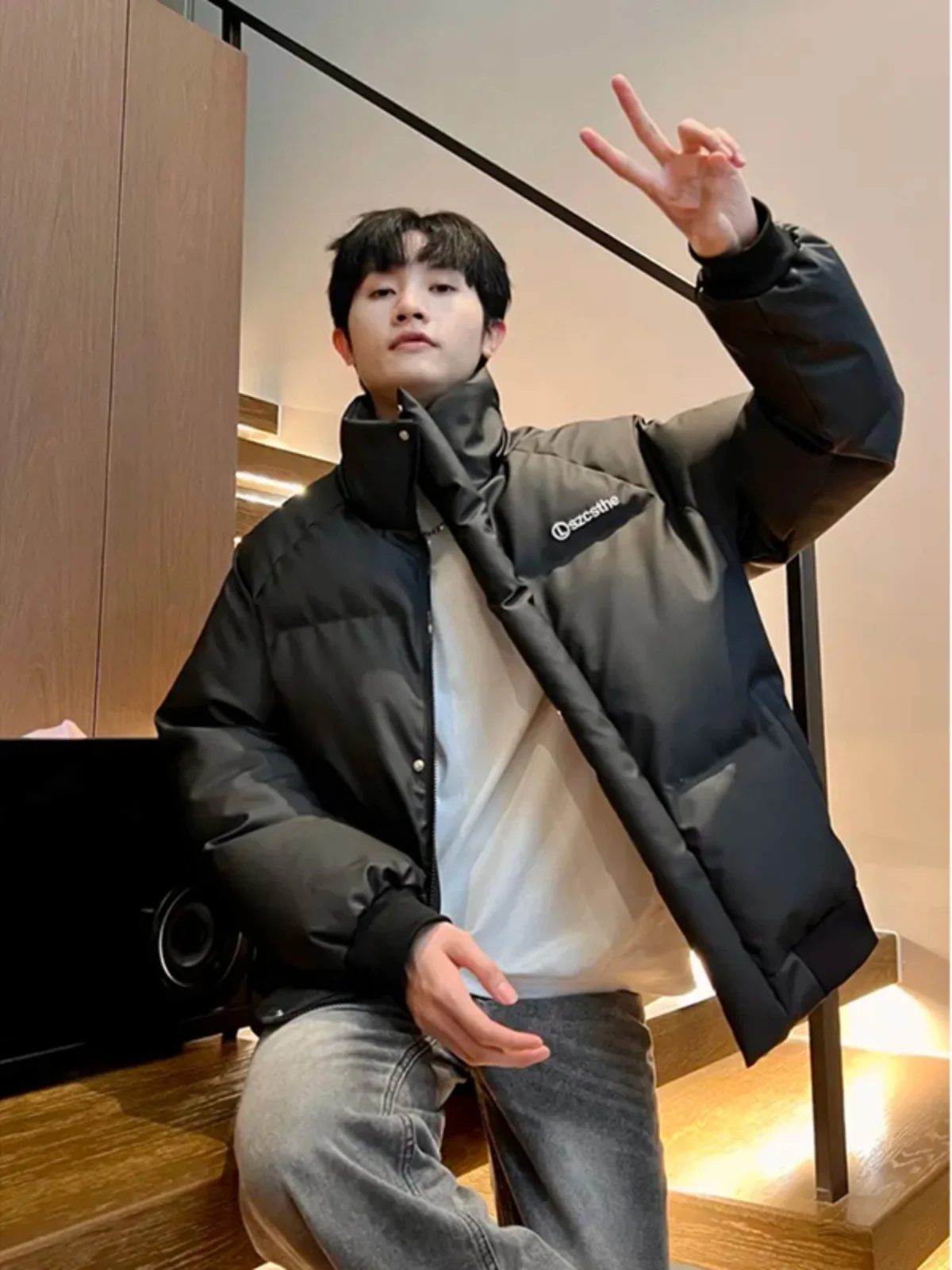 

Мужская утепленная куртка из искусственной кожи с вышивкой в американском стиле, на хлопковом наполнителе, с воротником-стойкой, премиум-класса