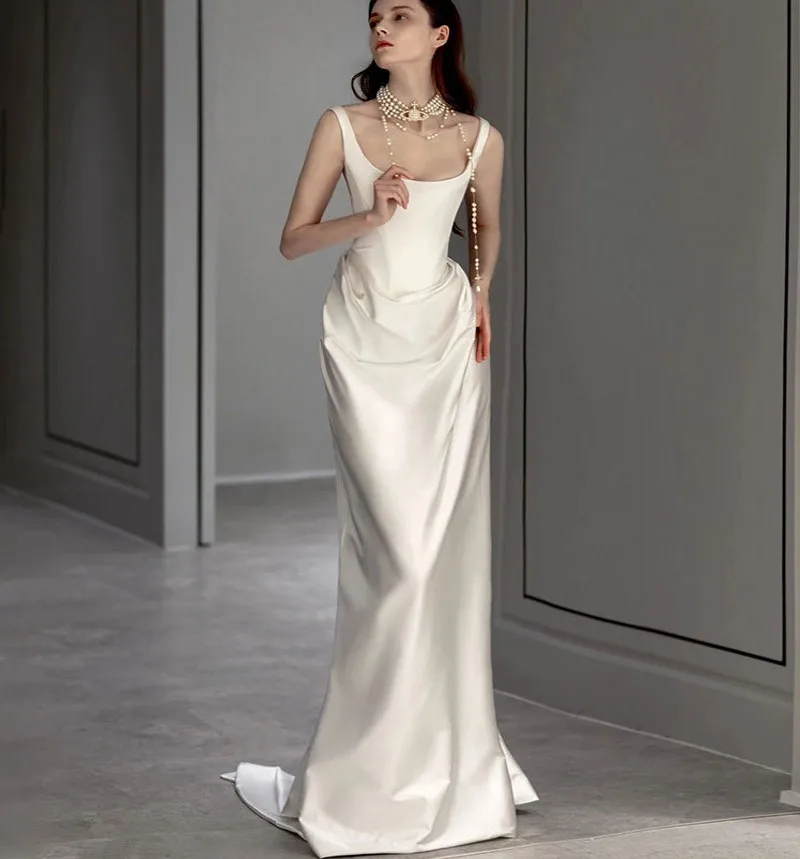 

2026 Elegant A-line Wedding Dresses Scoop Backless Zip Satin Sweep Train Bride Bridal Gowns Hihg Quality Vestidos De Noiva