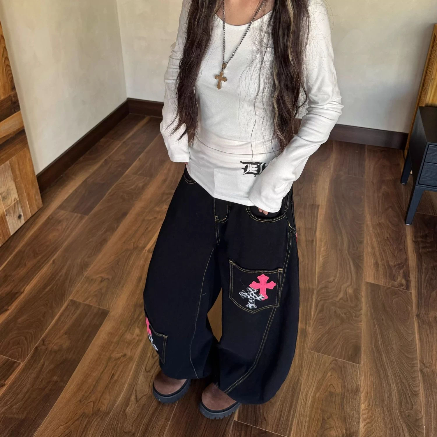 المرأة عالية الخصر واسعة الساق الجينز الأسود الوردي الصليب و ليوبارد طباعة التصحيح القوطية Y2K الشارع الشهير فضفاض سراويل جينز #2