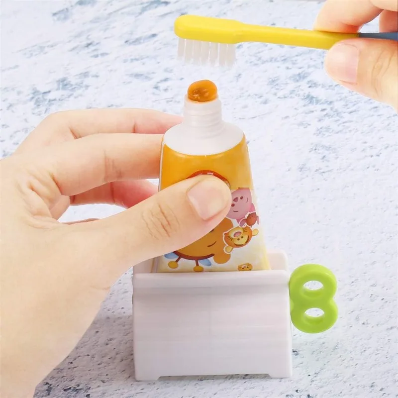 Automatic Toothpaste Squeezer, Home and Bathroom Supplies Bracket, Clip on Toothpaste Roll, Facial Cleanser Squeezer Dispenser