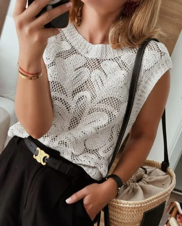 

2025 Women's New Sleeveless Knitted Vest Vest Vest Vest Loose Hollow Short Top