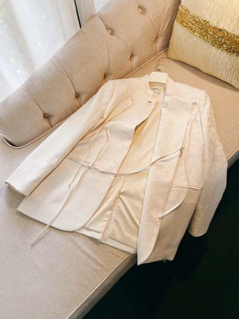 

New Chinese Sle Thousand Gold Sensation Old Money Trendy White Suit Jaet Women Spring Autumn Design Small Western Clothes