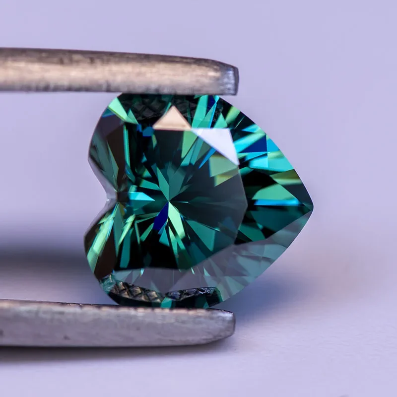 Moissanite Stone Heart Cut Primary Colours Emerald Color Lab Grown Diamond Ewelry Passed Diamond Tester with GRA Certificate