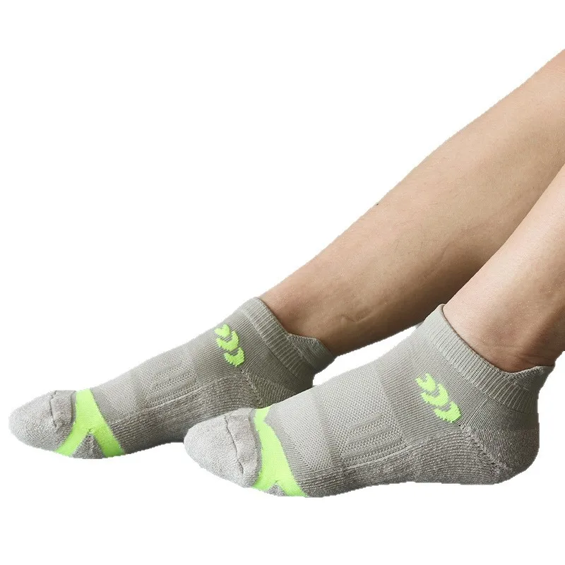 

Casual Durable Sports Cotton Socks Terry Men Women Athletic Cycling Crew Reinforced Heel Toe Blister Protection 3W506
