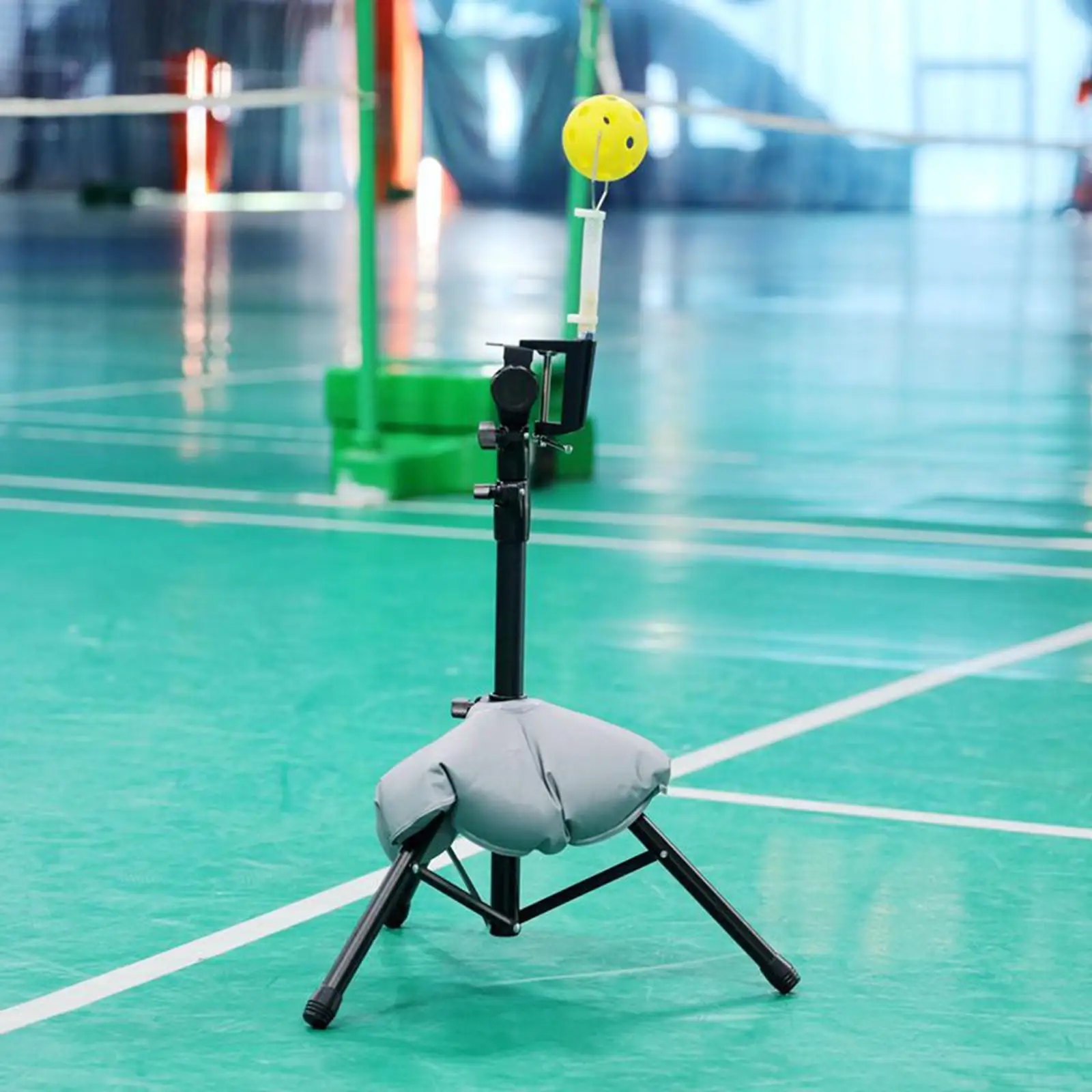 

Оборудование для теннисного тренажера с одним пиклболом для всех уровней навыков