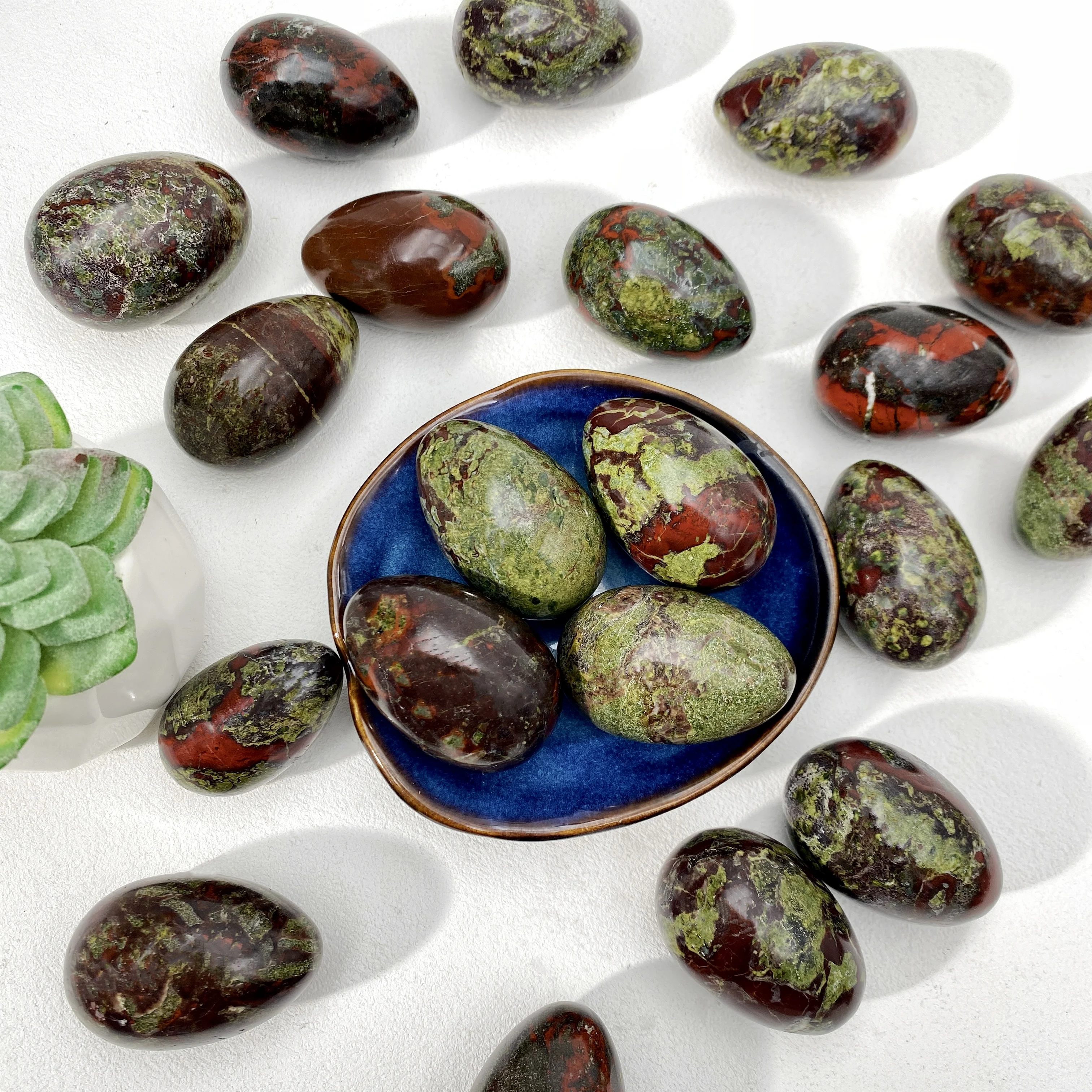 Random 1PC Dragon Blood Egg,Stone Collections,Excellent Gifts,Family And Friends Gift,Home Decoration,DIY Decora,Holiday Gift.