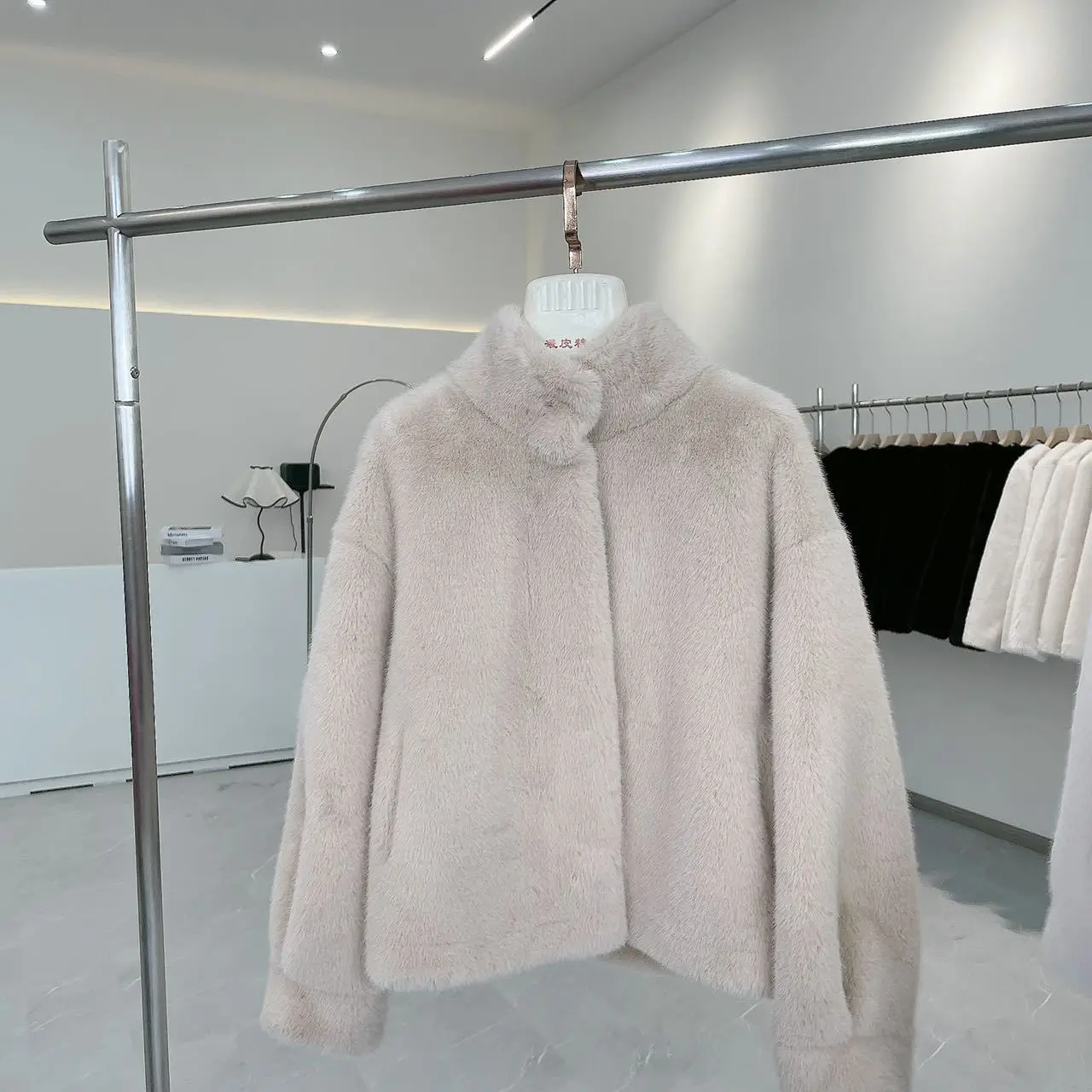 Imitation Mink Fur Coat for Women, Integrated Short Environmentally Friendly Fur Insulation Winter spring autumn 2024 new