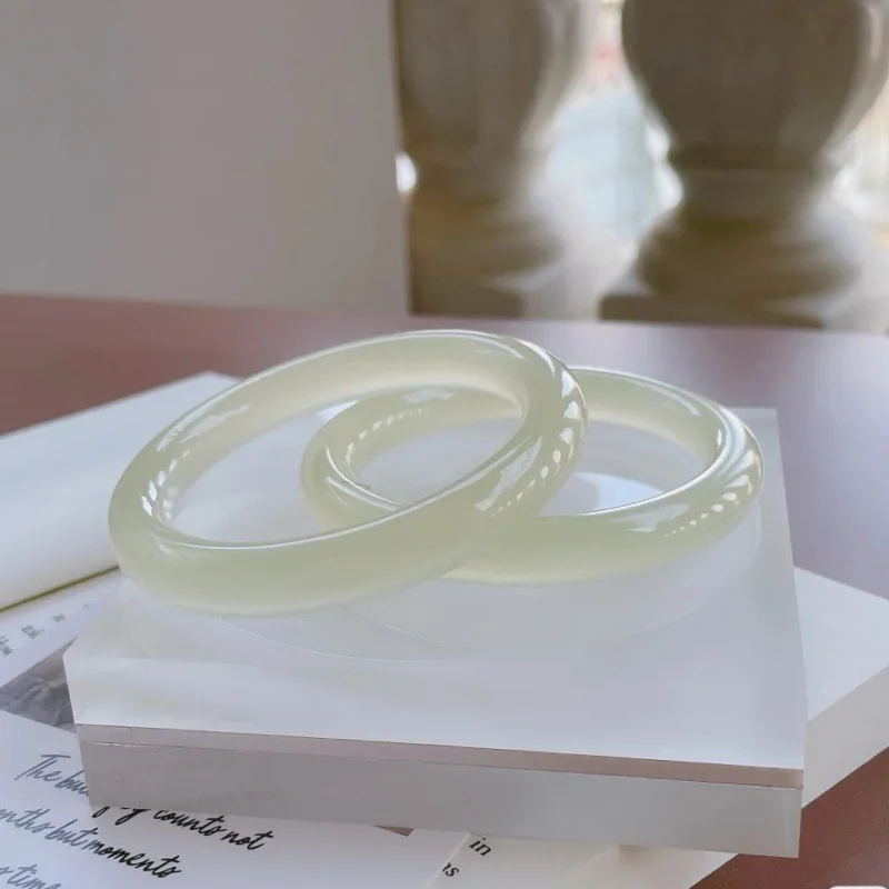 

Natural Xinjiang Hotan , Green and White Bracelet for Women, Delicate Girl's Style Hand Jewelry, Ice Jade Roun