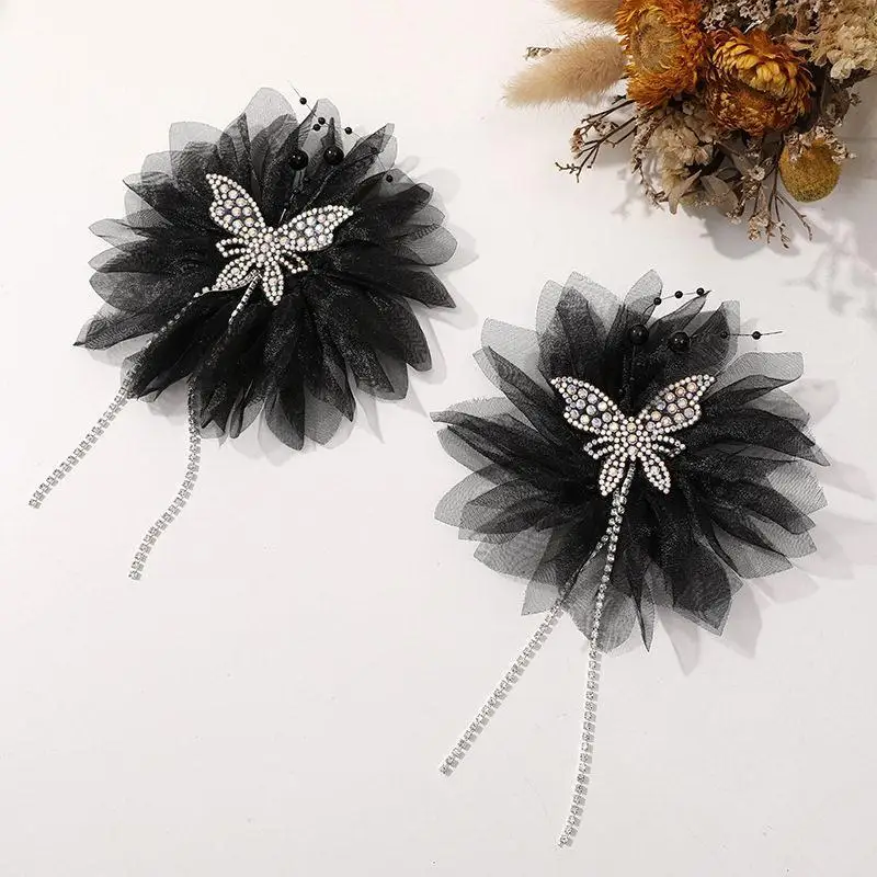 Weiche, flauschige Tüll-Haarklammern mit Strass-Schmetterling, funkelnden Kristallen und Quasten für Damen, geeignet für Hochzeiten und Partys. – Detail 7