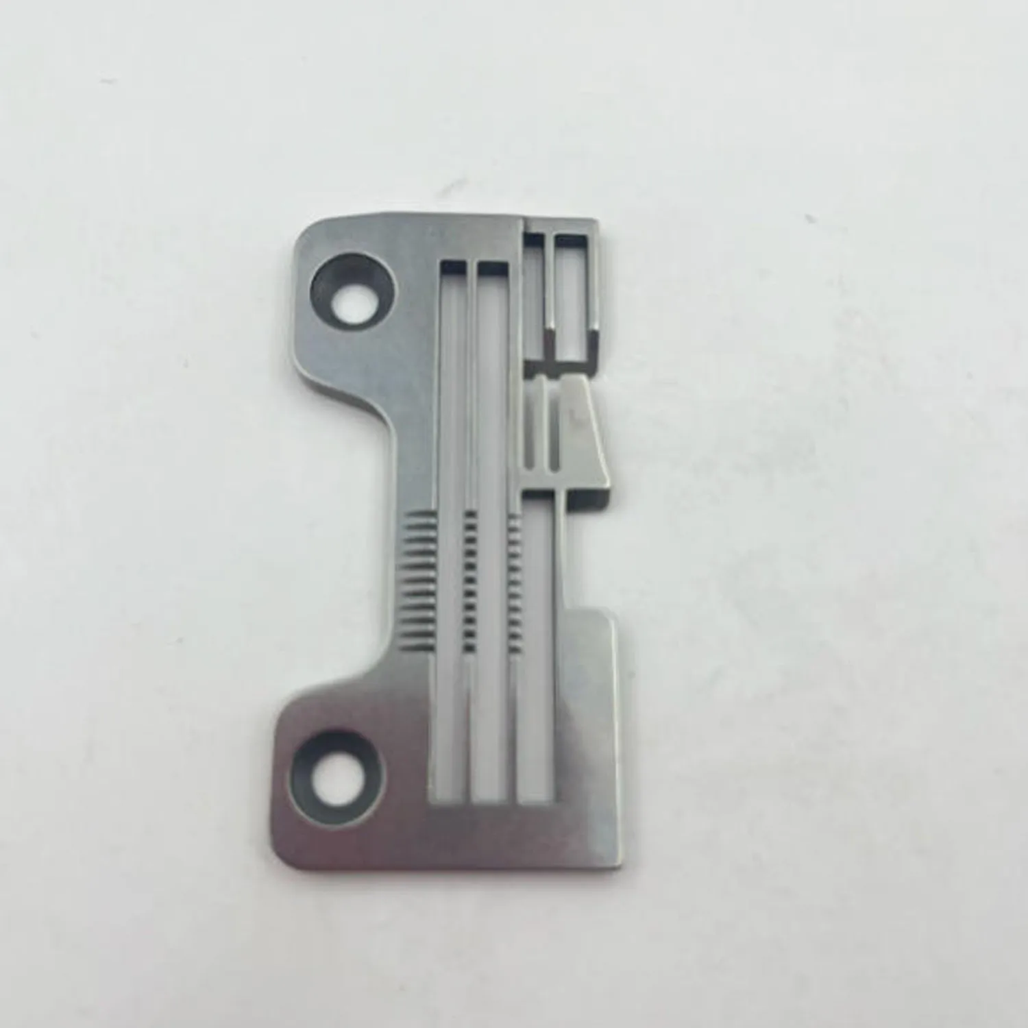 2108005 Throat Plate Fit Yamato AZ6020H, AZ8020G, AZ8020H-Y6, AZ8000G, AZF8000G (4 Thread) Overlock Sewing Machine Parts 2.4x6mm