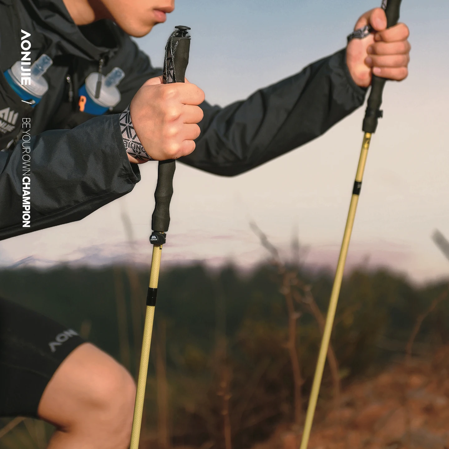Aonijie Kevlar Carbon Fiber Folding Hiking Poles Trail Running Poles 4 Section Ultralight Camping Marathoner Run Sticks 2 Pcs