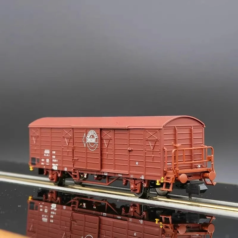 รถไฟของเล่น FLEISCHMANN N Type 1/160 รุ่น 826214 รถพ่วงบรรทุกสินค้าแบบสองส่วน ประตูเปิดได้ ของเล่นเด็กผู้ชาย ของขวัญ