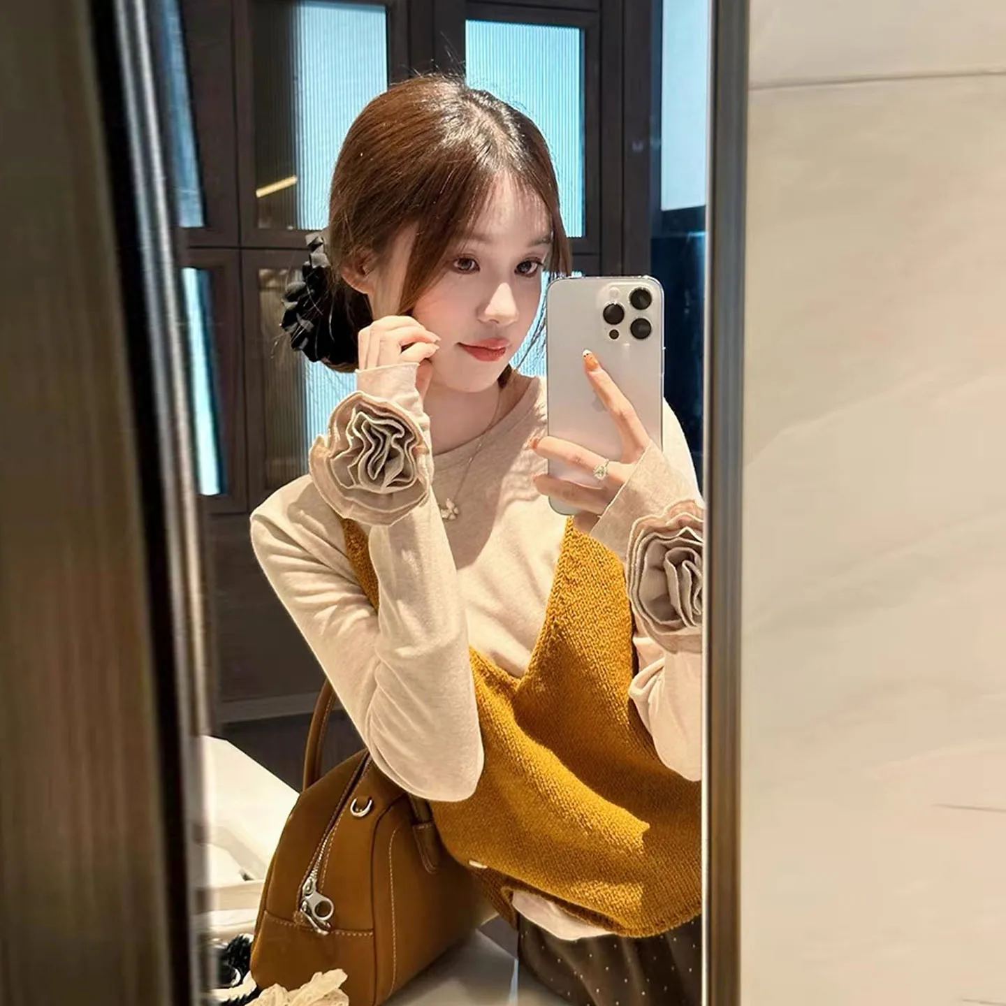 

Stylish 3D Rose Long Sleeve T-Shirt Base Shirt Women Early Spring Outer Knitted Vest Two Piece Set Top Quality Korean Style S...